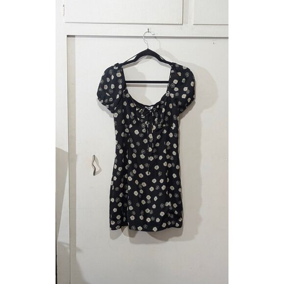 bp Dresses & Skirts - BP Ditsy Daisy Puff Sleeve Dress sz. M